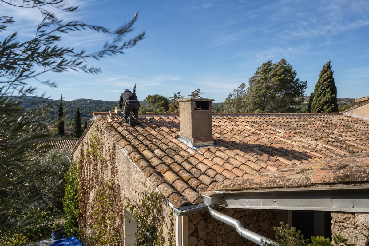 Zinguerie & démoussage de toiture (83)